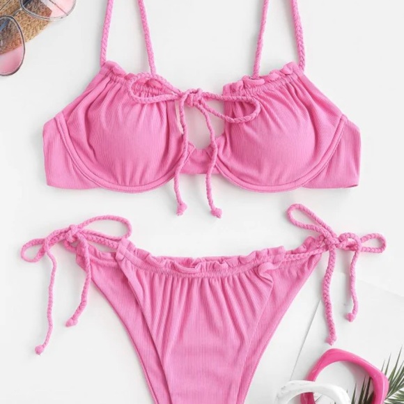 Bathing suit - Picture 1 of 1